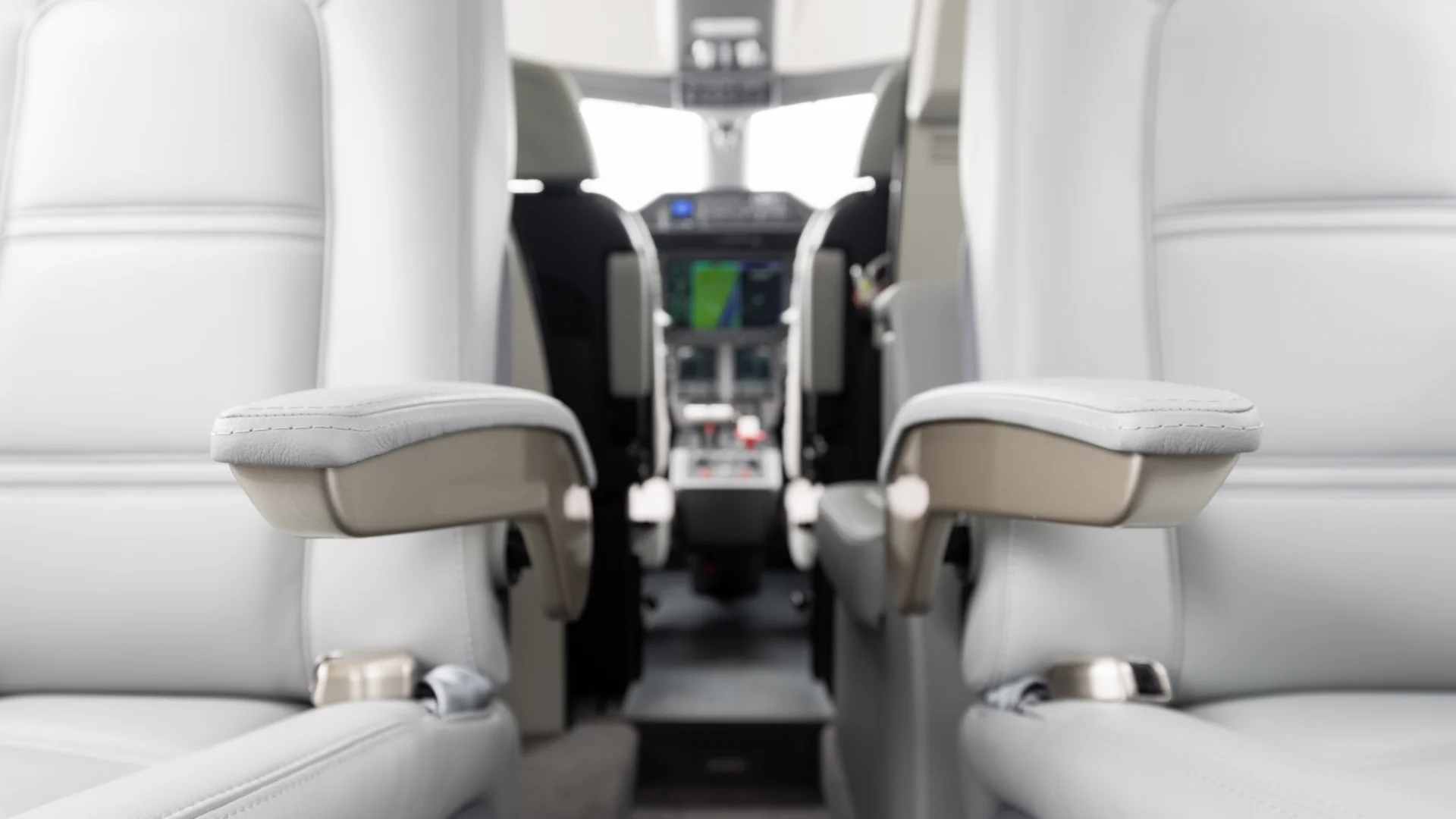 ExecutiveJets-phenom100ex-comfort.webp
